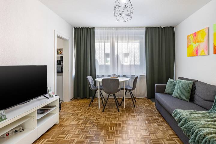 Hel lejlighed, Apartment 'Art Home -  Mit Balkon' with Balcony and Wi-Fi in Meiderich/Beeck, Duisburg