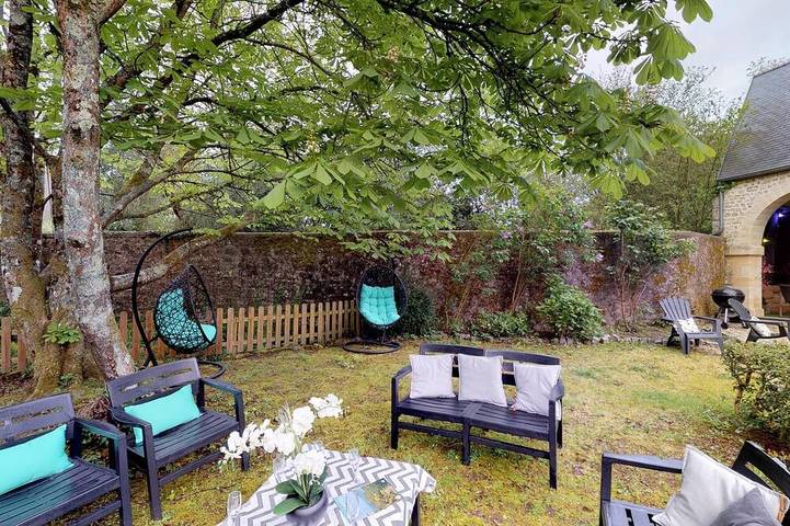 Gîte pour 15 personnes, avec Balcon ainsi que Jardin et Sauna