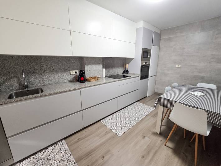 Apartamento entero, Apartamento espacioso con vistas al mar en O Grove, 110 m² in Praia de Rons (O Grove), O Grove