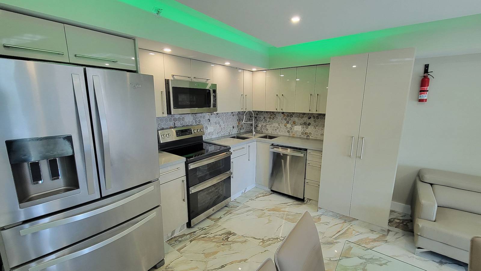 Appartement entier, Large Deluxe Corner Apartment for Large Groups - 521 in Miami Beach, Floride