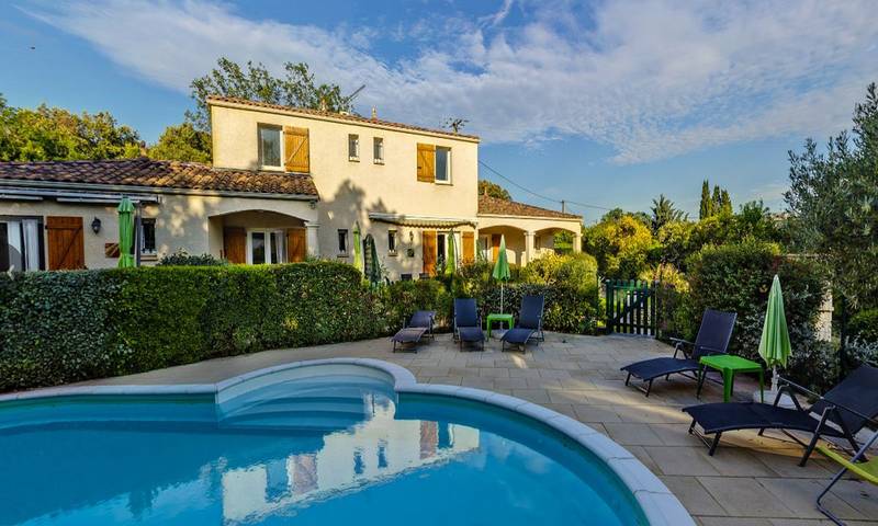 Gîte pour 4 personnes, avec piscine ainsi que jardin et terrasse, animaux acceptés à Notre-Dame-de-Londres