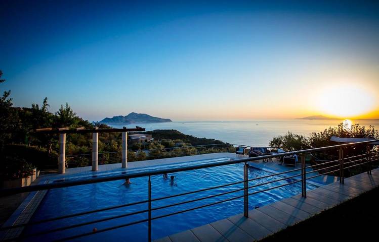 Casa vacanza per 26 persone, con Balcone e Terrazza nonché Giardino e Piscina a Marciano