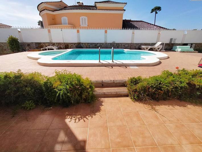 Apartamento para 4 personas, con jardín y piscina en Sonnenland