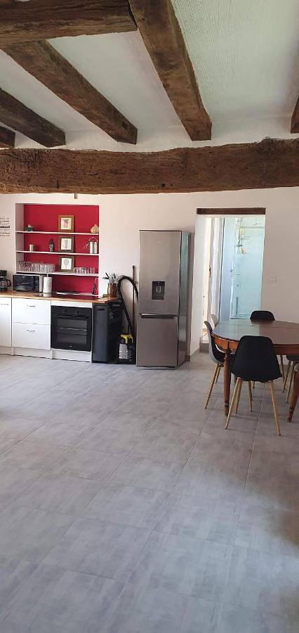 Location de vacances pour 6 personnes, avec jardin ainsi que vue et terrasse à Fontaine-Guérin - 4