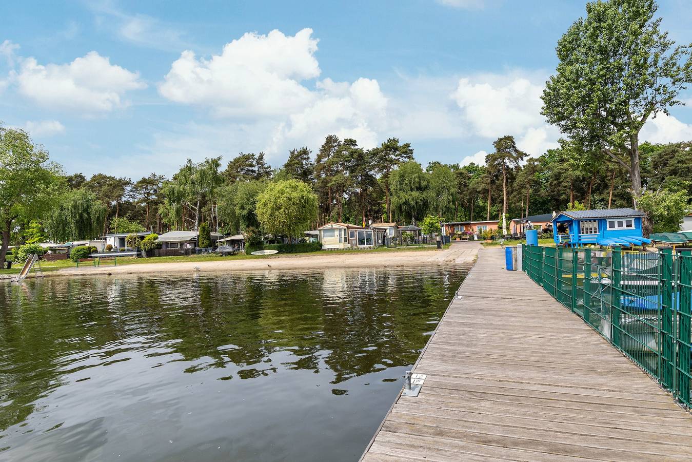 Ganze Ferienwohnung, Tiny House Queen Dream mit privater Terrasse, privatem Garten und Wlan in Brandenburg an der Havel