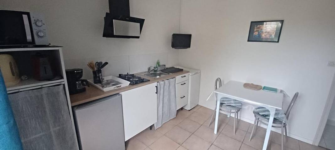 Gîte pour 2 personnes, avec vue et terrasse à La Pommeraie-sur-Sèvre - 4