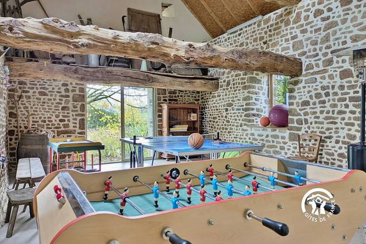 Gîte pour 5 personnes, avec Terrasse et Jardin à Hercé