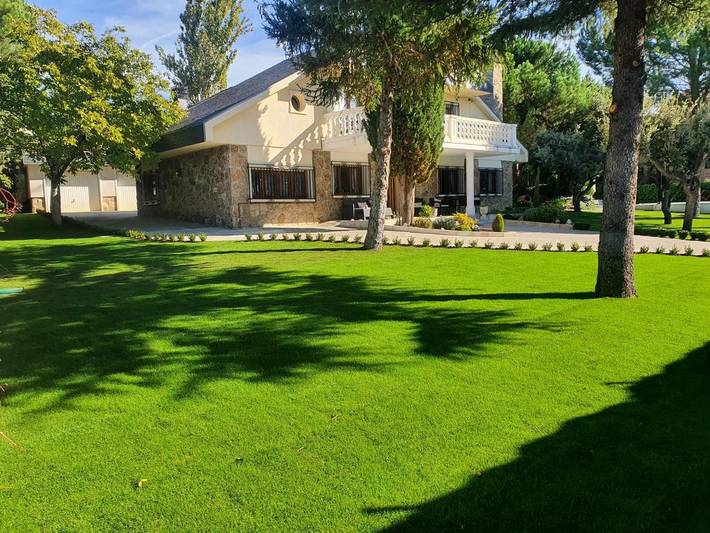 Apartamento para 17 personas, con Balcón y Terraza además de Jardín y Piscina en Alpedrete