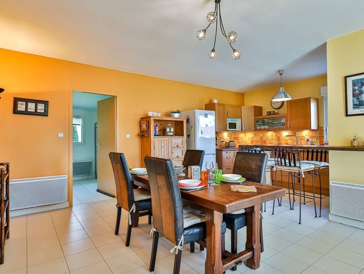 Location de vacances pour 6 personnes, avec piscine et jardin à Landevieille - 3