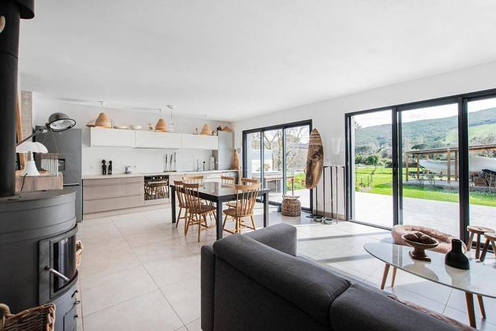 Villa pour 4 personnes, avec terrasse et jardin