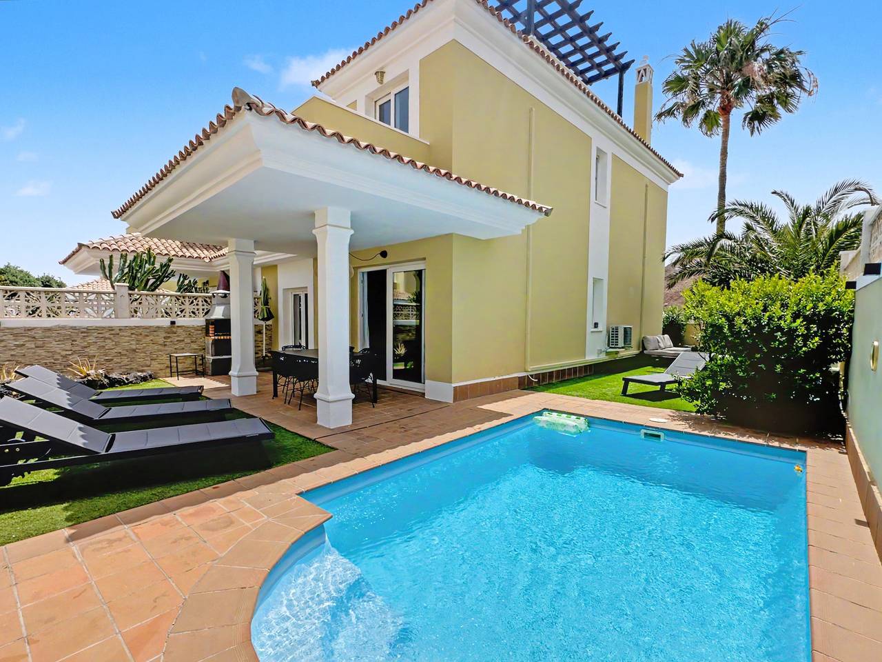 Ferienvilla 'Villa Solymar' mit Meerblick, privatem Pool und Wlan in Geafond, La Oliva