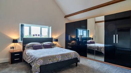 Holiday Home for 13 People in Lympsham, Somerset, Photo 3