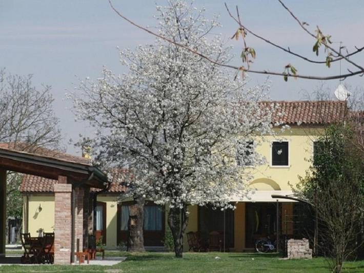 Vakantieappartement voor 8 personen, with Balkon and Terras as well as Tuin and Uitzicht in Mira