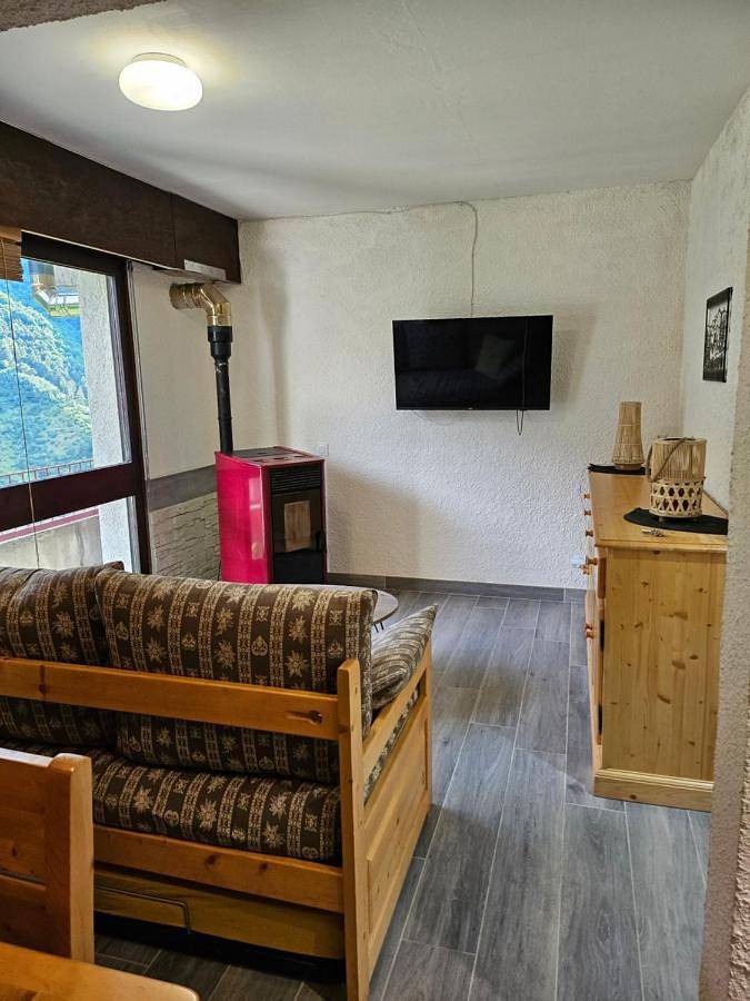 Gîte pour 2 personnes, avec terrasse et vue dans Échevis - 3