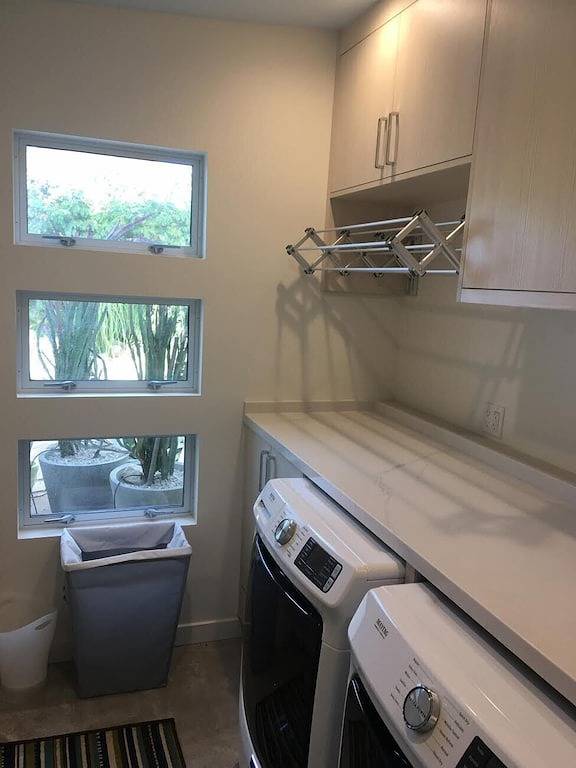 Perfekt! Abgeschieden Mid-Century Verbindung. 3 Betten / 3 Bäder Views! Whirlpool! Feuergrube! in Palm Springs, Coachella Valley