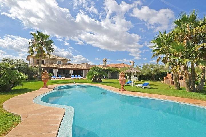 Gîte pour 10 personnes, avec terrasse et jardin