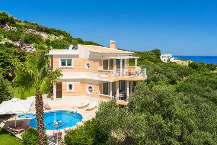 Villa for 12 people, with Balcony and Terrace as well as Garden and Children pool in Rethymnon