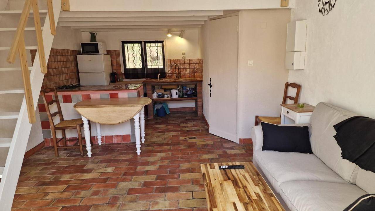 Studio Au Pied De La Sainte Victoire in Puyloubier, Région d'Aix-en-Provence