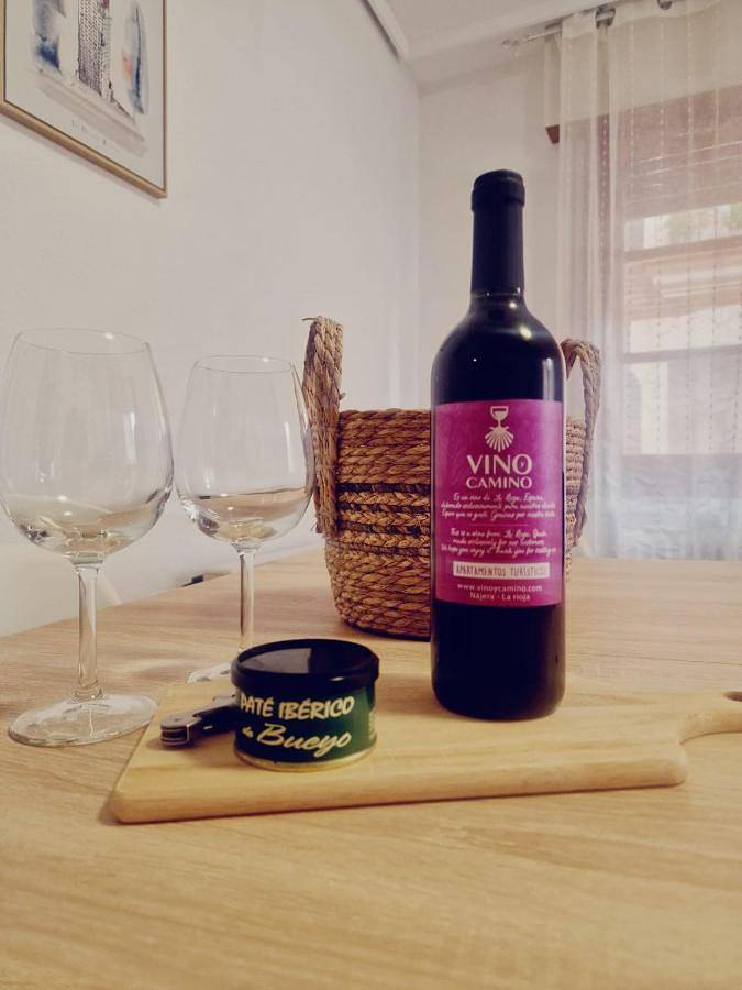 Gîte pour 8 personnes, avec vue et balcon à Nájera