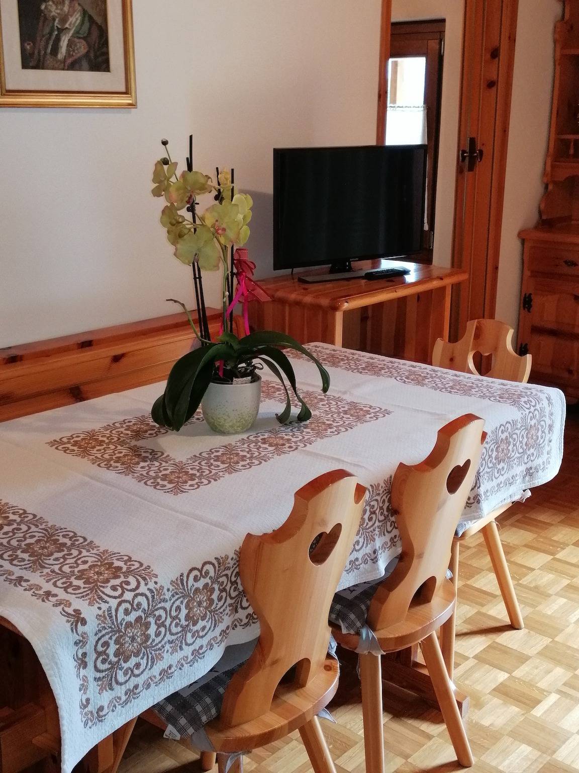 Appartamento intero, Appartamento 'Ornella' con Vista Lago, Giardino Privato e Wi-Fi in Molveno, Dolomiti di Brenta