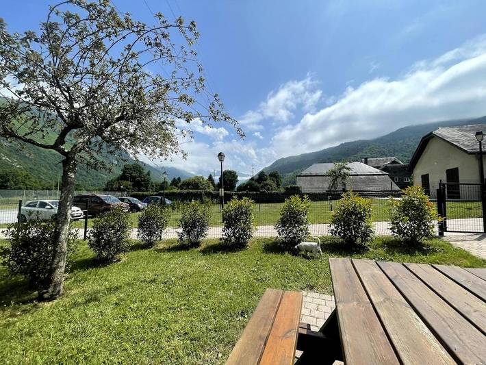 Appartement de vacances pour 4 personnes, avec vue ainsi que piscine et terrasse, animaux acceptés