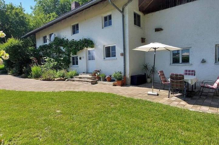 Ferienwohnung für 6 Personen, mit Garten und Terrasse