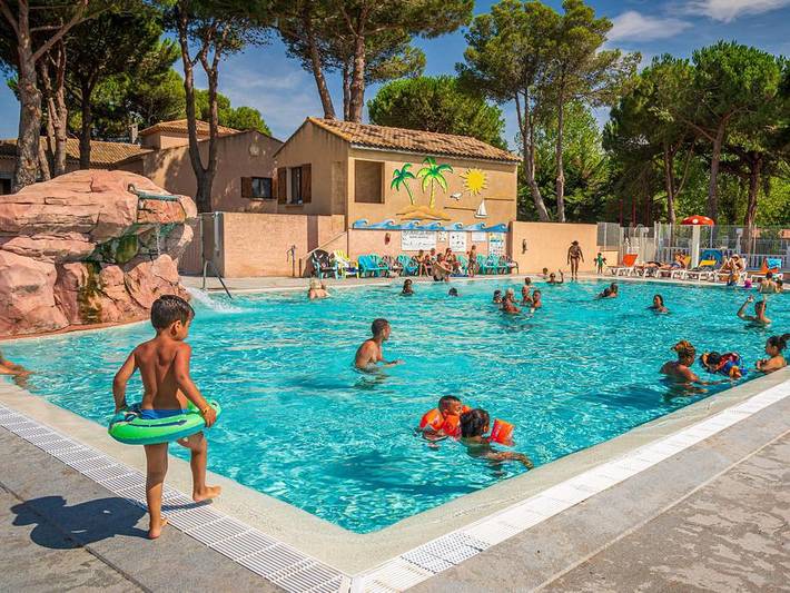 Camping para 4 personas, con piscina para niños en Sérignan