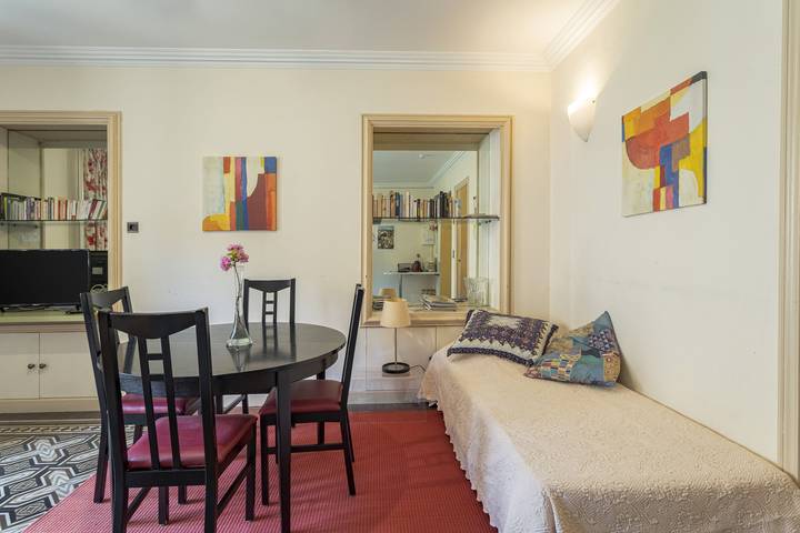 Apartamento entero, Apartamento 'Chagall - Villa Sainte' con vistas a la montaña in Amélie-les-Bains-Palalda, Región Céret