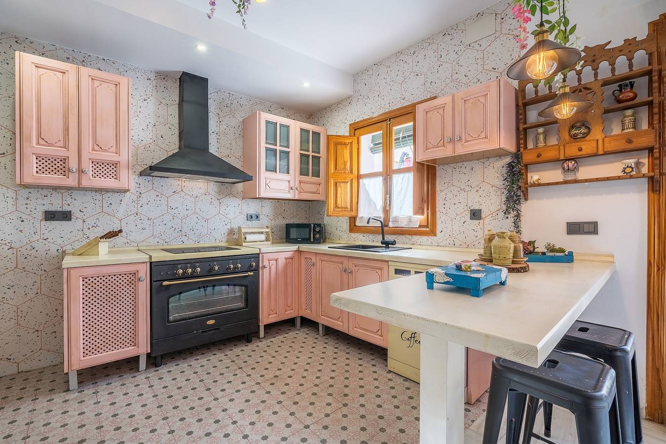 Maison de vacances "El Naranjo Azul" avec vue sur la montagne, 2 balcons et Wi-Fi in Lecrín, Province de Grenade