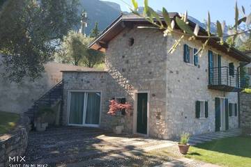 Villa für 9 Personen, mit Garten und Whirlpool, mit Haustier in Malcesine