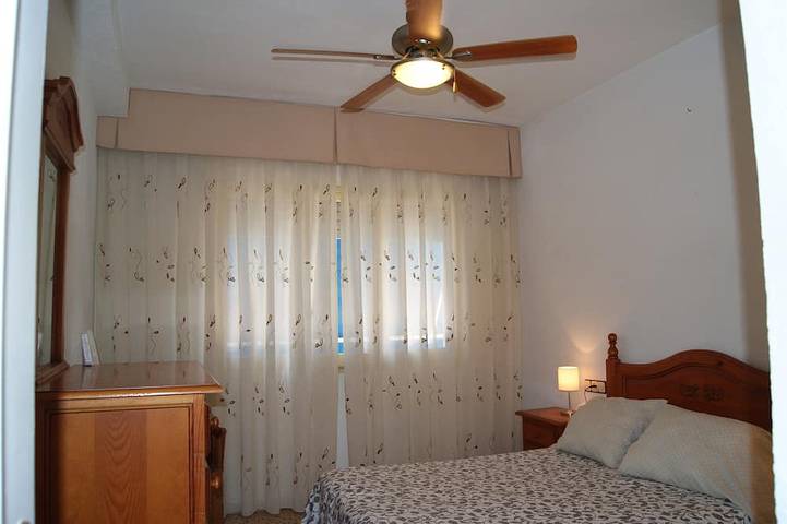 Appartement entier, Playa Delicias, situé à côté du club nautique à 8 km du centre d'Águilas. Wifi in Playa de la Colonia (Águilas), Águilas