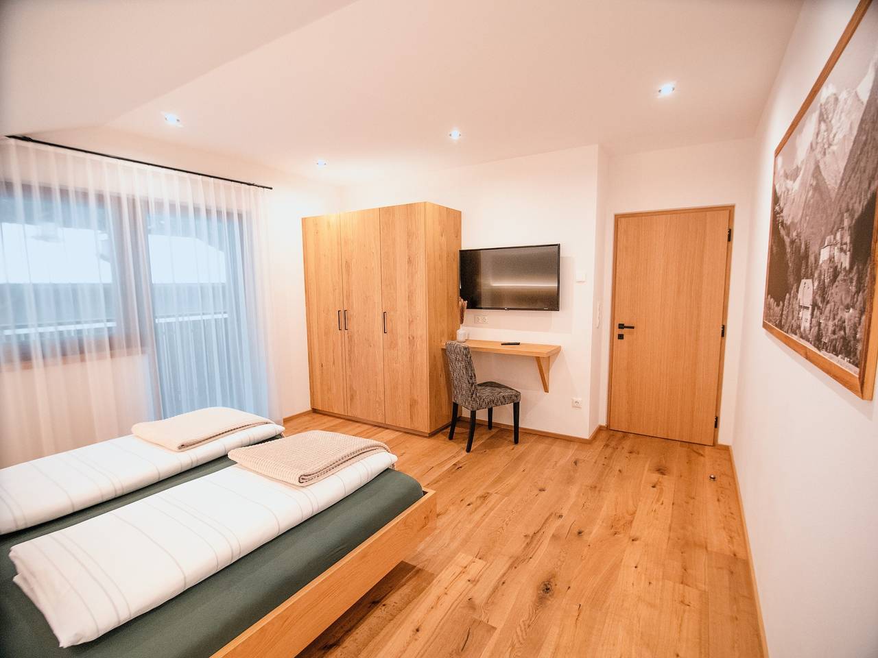 Ganze Wohnung, Ferienwohnung 'Zum Sonnentor - Pinus' mit Bergblick, Balkon & Wlan in Luttach, Ahrntal