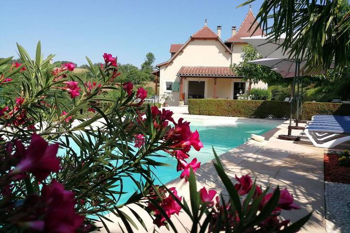 Location de vacances pour 8 personnes, avec Balcon et Jardin à Faycelles