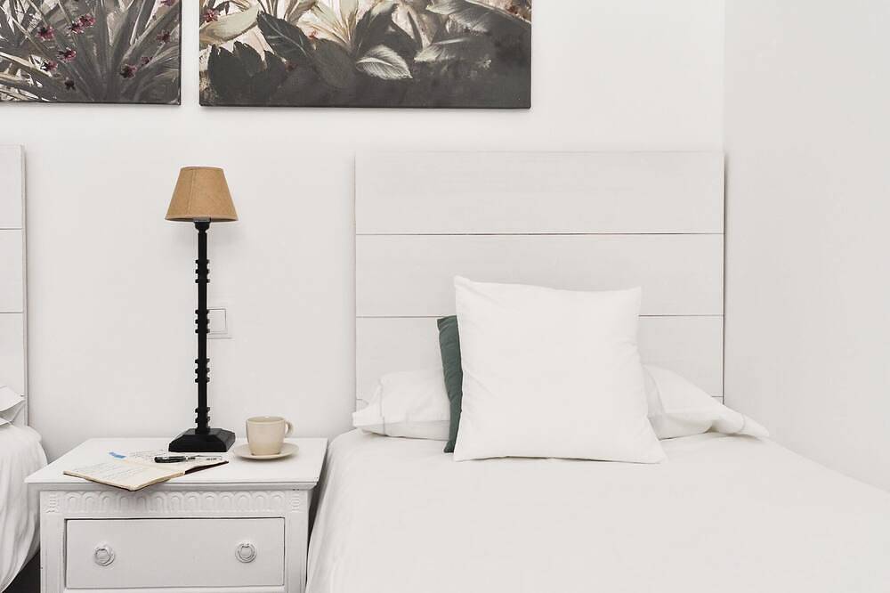 Entire apartment, Apartamento en Puerta del Sol centro ciudad in Centro (Madrid), Madrid
