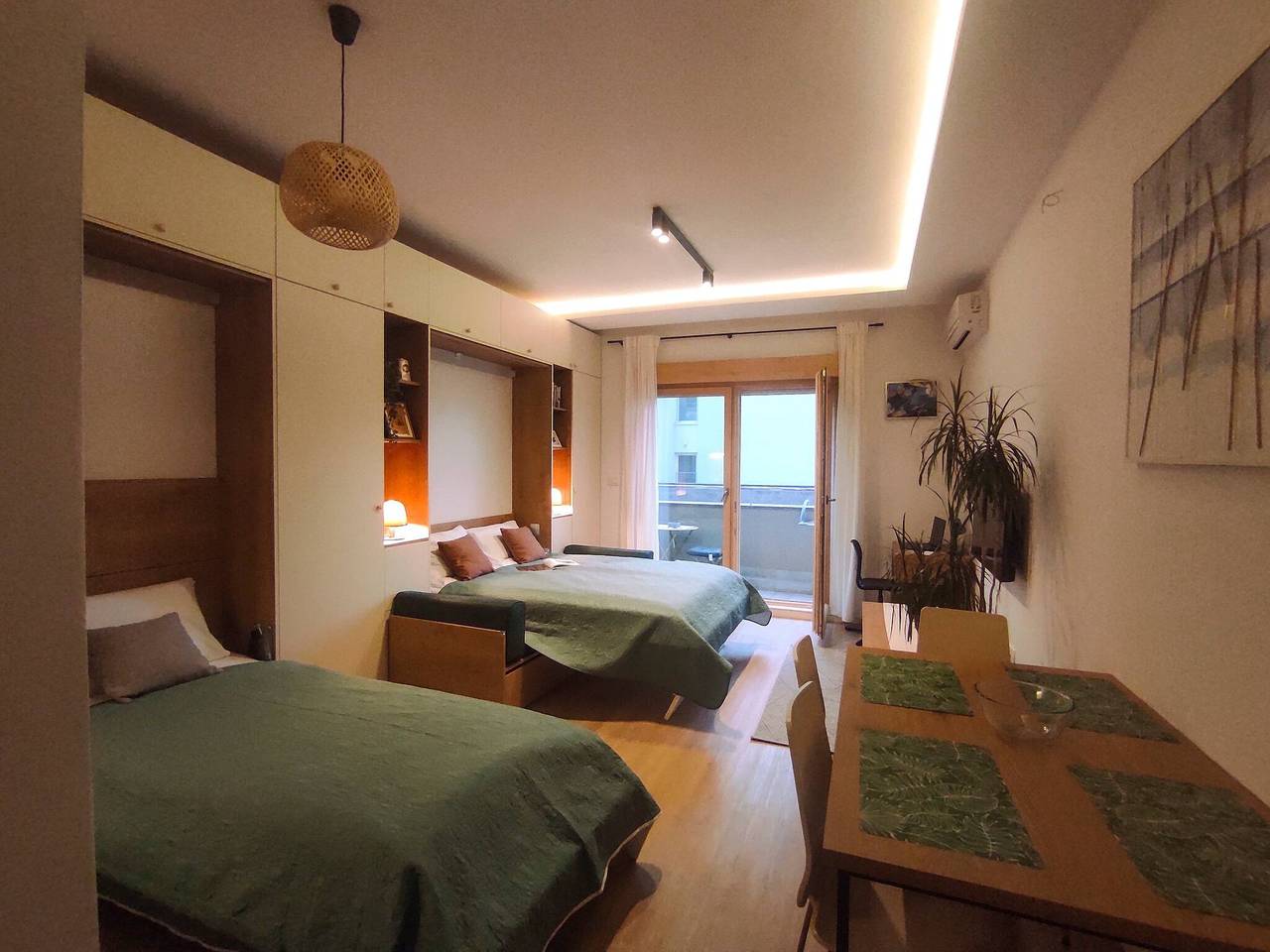 Ganze Wohnung, Apartment 350 m vom Strand entfernt, kostenlose Parkplätze, Balkon in Dobrota, Opština Kotor