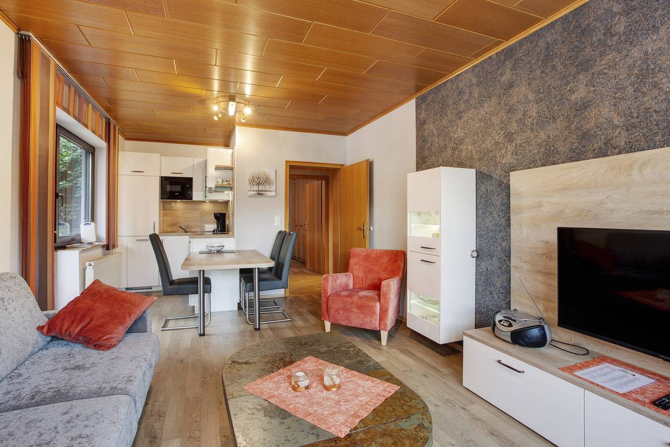 Ganze Wohnung, Ferienwohnung 'Appartment 11' mit Bergblick, Privatterrasse und Wi-Fi in Willingen, die Mittelgebirge