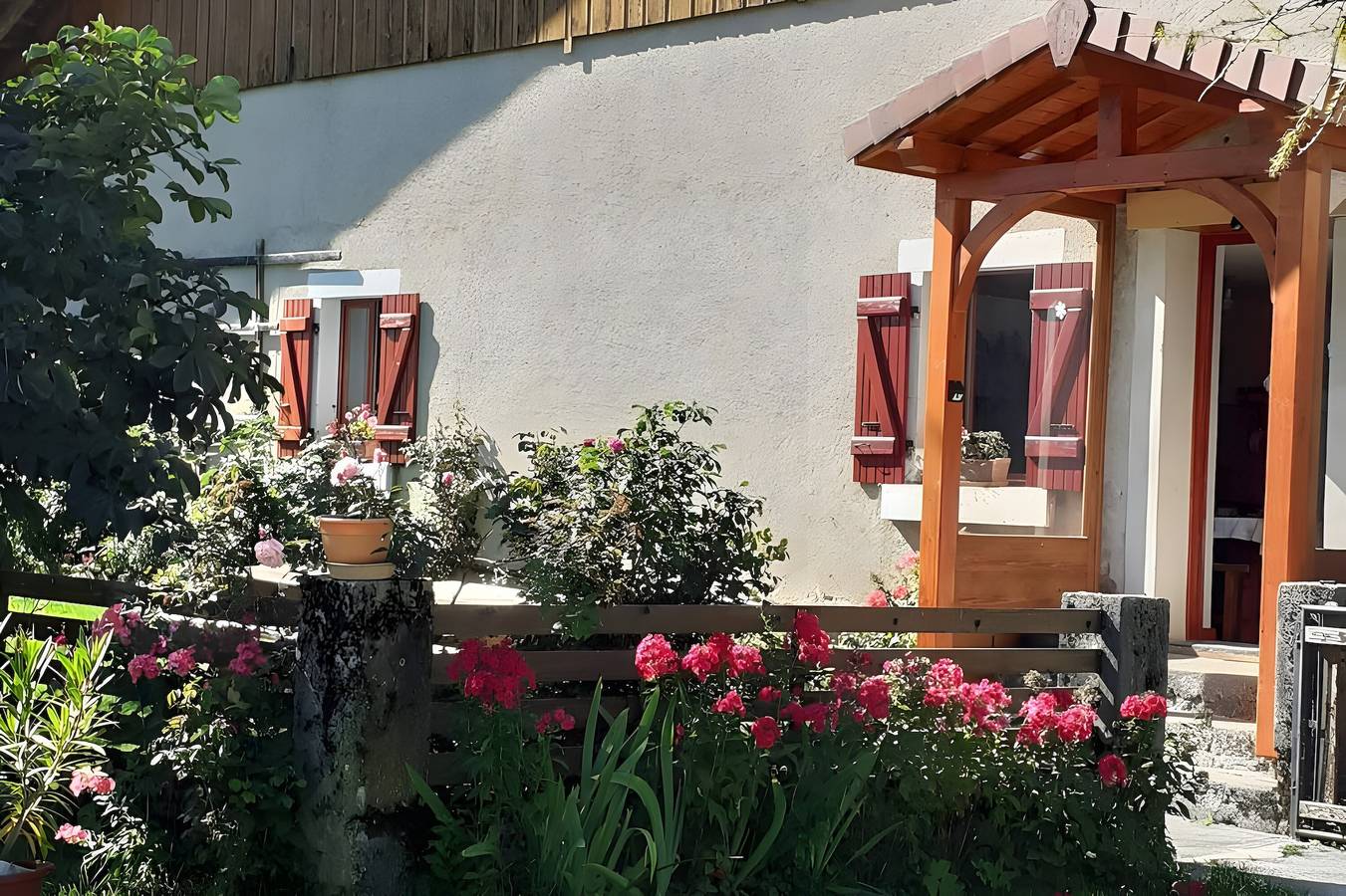 Casa de vacaciones «Antigua Pequeña Granja»: vistas a la montaña, terraza compartida, Wi-Fi in Mouthe-Lac et Mont d’Or, Parc naturel régional du Haut-Jura