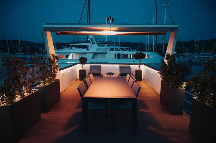 Ferienhaus für 4 Personen, mit Ausblick und Terrasse sowie Kinderpool und Pool, mit Haustier in Slowenien
