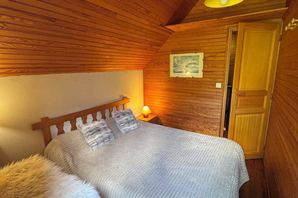 Chalet Cauterets, une vue magnifique, 200m du centre et 400 mètres du télécabine in Cauterets, Parc national des Pyrénées