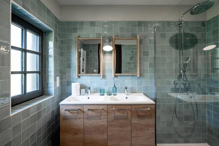 Location de vacances pour 12 personnes, avec vue et jardin ainsi que terrasse et piscine, animaux acceptés à Uza - 4