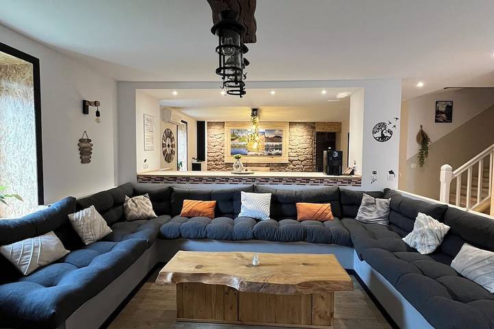 Location de vacances pour 15 personnes, avec terrasse et jardin, animaux acceptés à Raon-sur-Plaine