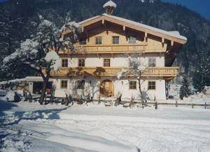 Ferienwohnung für 6 Personen, mit Garten und Ausblick sowie Balkon, mit Haustier in Kössen - 2