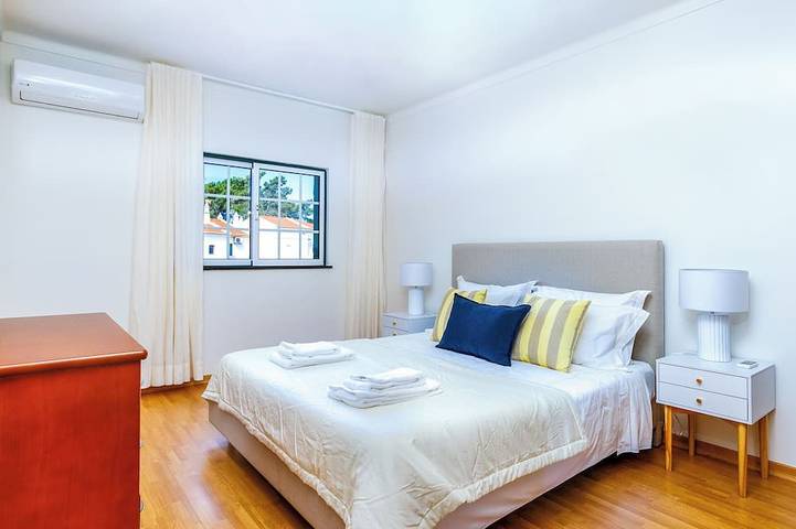 Schönes 4-Bett-Haus mit Pool, Strand zu Fuß erreichbar in Monte Gordo, Faro Distrikt