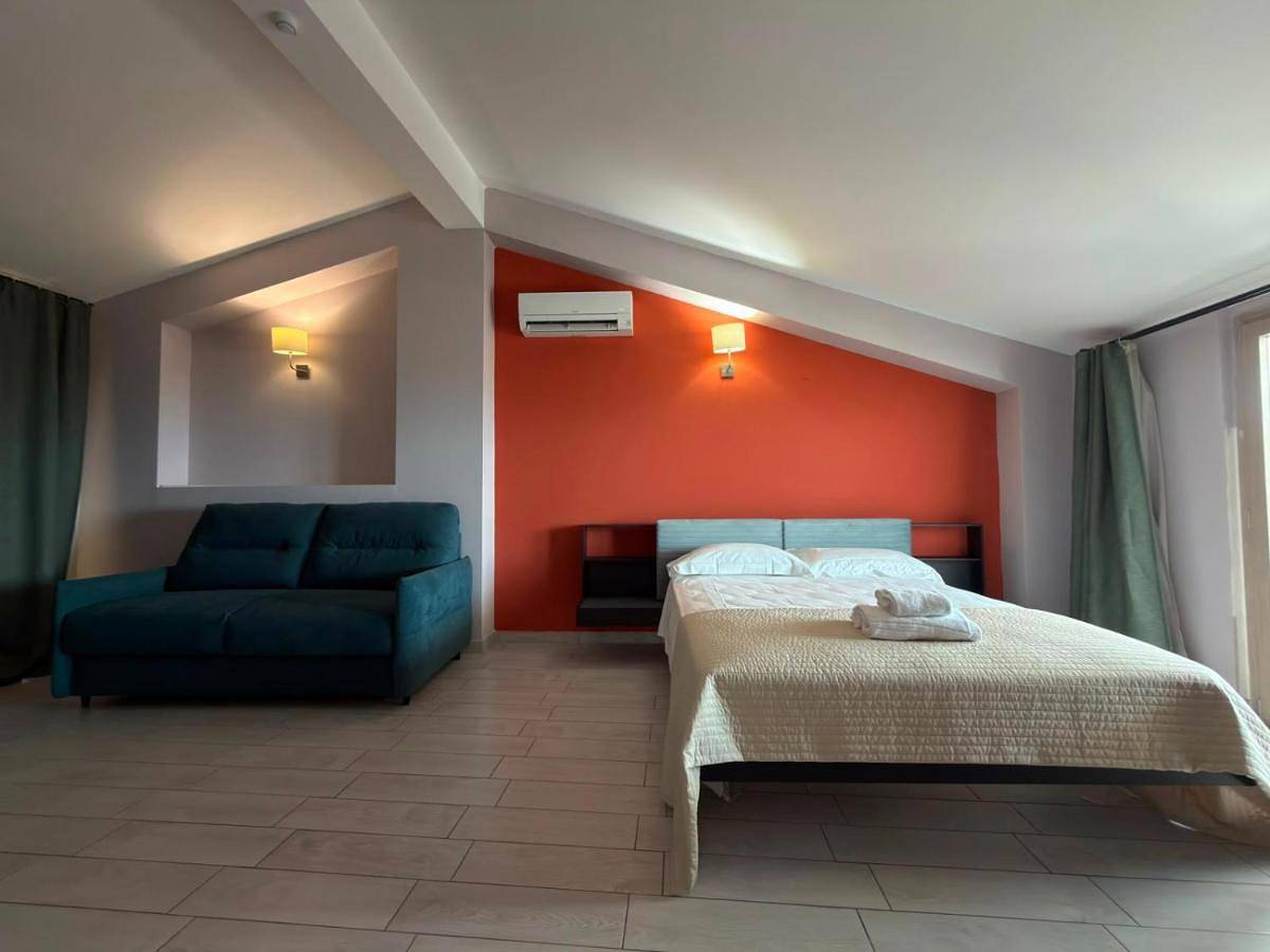 Belvedere Rent Rooms in Campofelice di Roccella, Provincia di Palermo