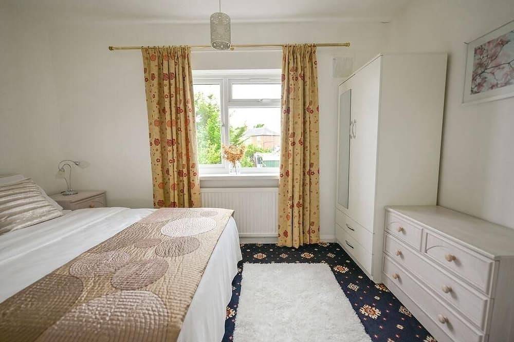 Charming 3-bedroom house 8 min away from Luton station, Mall and Luton Airport in Luton, Chiltern Hills