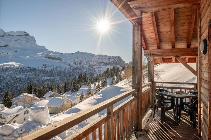 Appart’hôtel pour 12 personnes, avec sauna et piscine ainsi que terrasse et jacuzzi, animaux acceptés