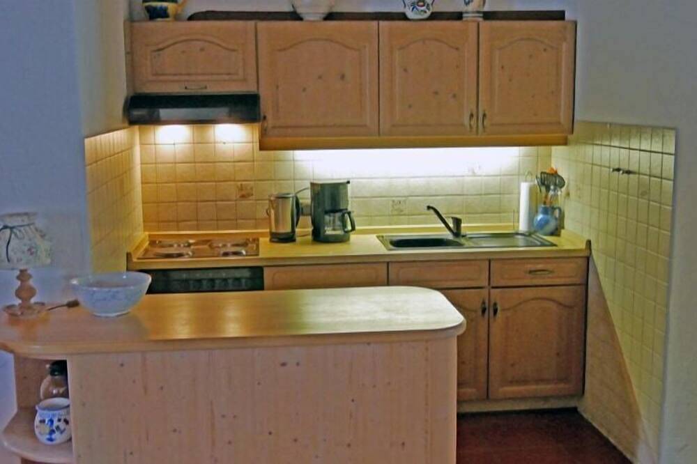 Ganze Wohnung, Ferienwohnung 1, bis 5 Personen, 65 qm, 2 separate Schlafzimmer in Schleching, Bayerische Alpen