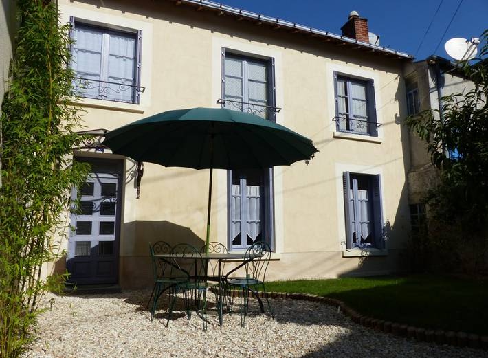 Gîte pour 6 personnes, avec jardin et terrasse