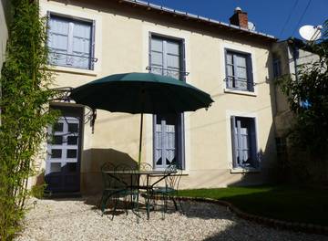 Gîte pour 6 personnes, avec jardin et terrasse à Mosnes