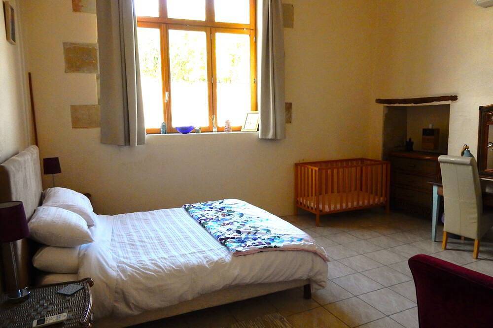 Grange convertie du 11ème siècle in Berrie, Vallée de la Loire